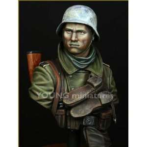  German Infantry Russian Front WWII (Unpainted Kit): Toys 
