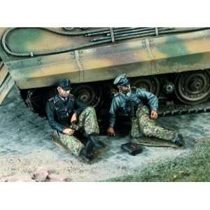  Tiger Tank Crew Resting 1 35 Verlinden: Toys & Games