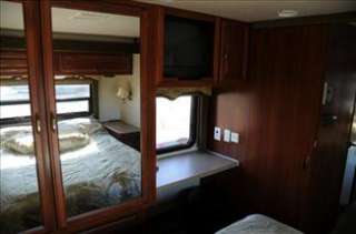 2004 Fleetwood Bounder 35ft Class A Motorhome, 2 Slide Outs, Low 