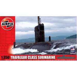  Airfix A03260 1:350 Scale Trafalgar Class Submarine: Toys 