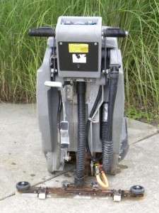 NOBLES SPEED 2001 21 FLOOR SCRUBBER AUTOMATIC MACHINE  
