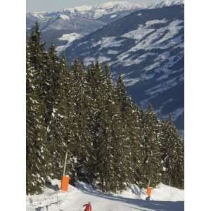 Skier, Mayrhofen Ski Resort, Zillertal Valley, Austrian Tyrol, Austria 