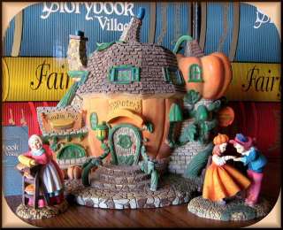 Peters Pumpkin Pies Dept. 56 Storybook Village Item #56.13184 