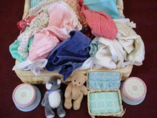   COMPANY AMERICAN GIRL 2 BITTY BABIES TWINS DOLLS CLOTHES BASKET  