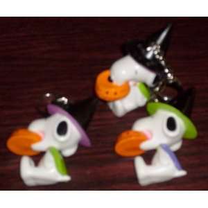   : Peanuts Snoopy Halloween Pvc Witch Keychain Key Ring: Toys & Games