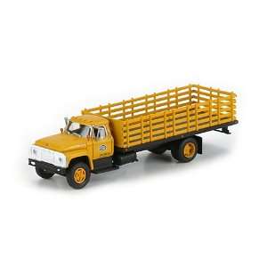 HO RTR Ford F 850 Stakebed Truck, NYC: Toys & Games