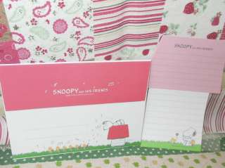 Snoopy and his friends Letter Set ~ O T  