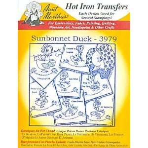  Aunt Marthas Hot Iron Transfers 3979 Sunbonnet Duck: Arts 