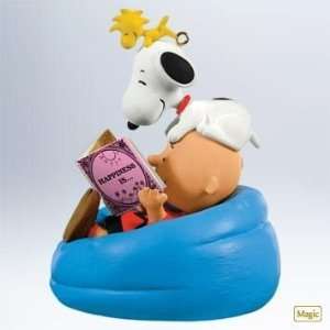   Gang Charlie Brown and Snoopy Magic Hallmark Ornament: Everything Else