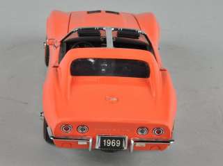   MINT Orange 1969 Chevy Corvette Stingray 124 Diecast Model Car w/ Box