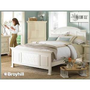  Broyhill Pleasant Isle Panel Bed: Furniture & Decor