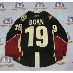  SIGNED On Ice Black PRO Jersey w/ Fight Strap: Sports Collectibles
