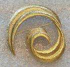 VINTAGE TWISTED GOLD TONE METAL BROOCH PIN items in MIDWEST VINTAGE 