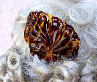  VINTAGE FAUX TORTOISESHELL FAN SHAPED HAIR COMB WITH SCALLOPED PROFILE