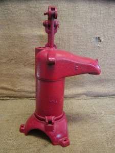 Vintage Cast Iron Farm Pump > Antique Old Pumps Garden  