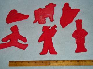   1978 Chilton Red Plastic 12 Days of Christmas Cookie Cutters & Recipes