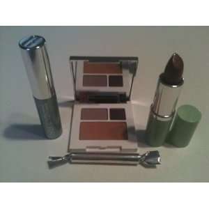 Clinique 4 Pc. Sample, Travel Makeup Set, Eye Shadow Compact 2 Shades 