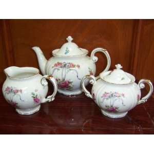   Porcelain Tea/coffee Set 5 Pc Service    Pot, Sugar and Creamer